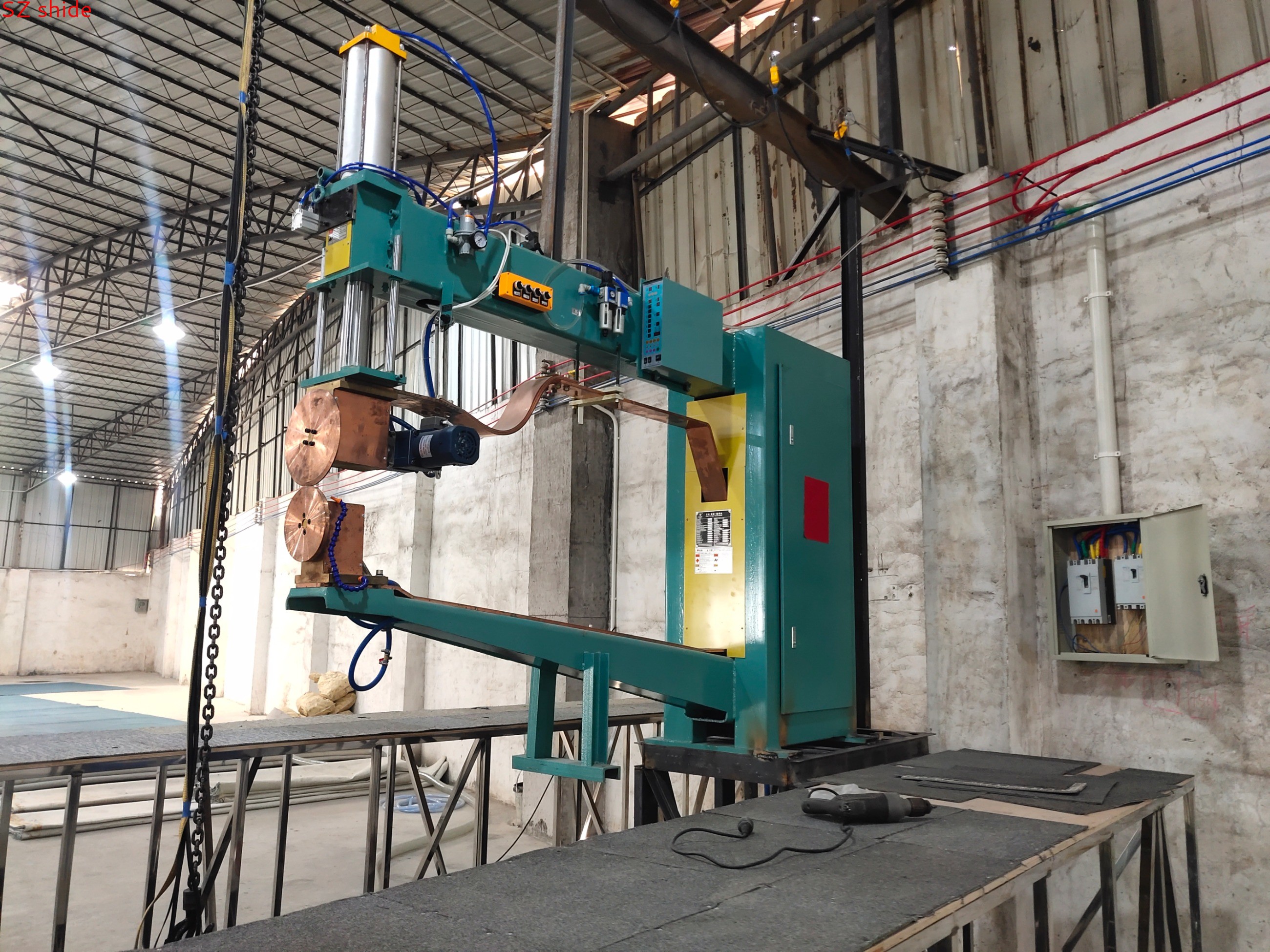 水塔設(shè)備，保溫水箱設(shè)備