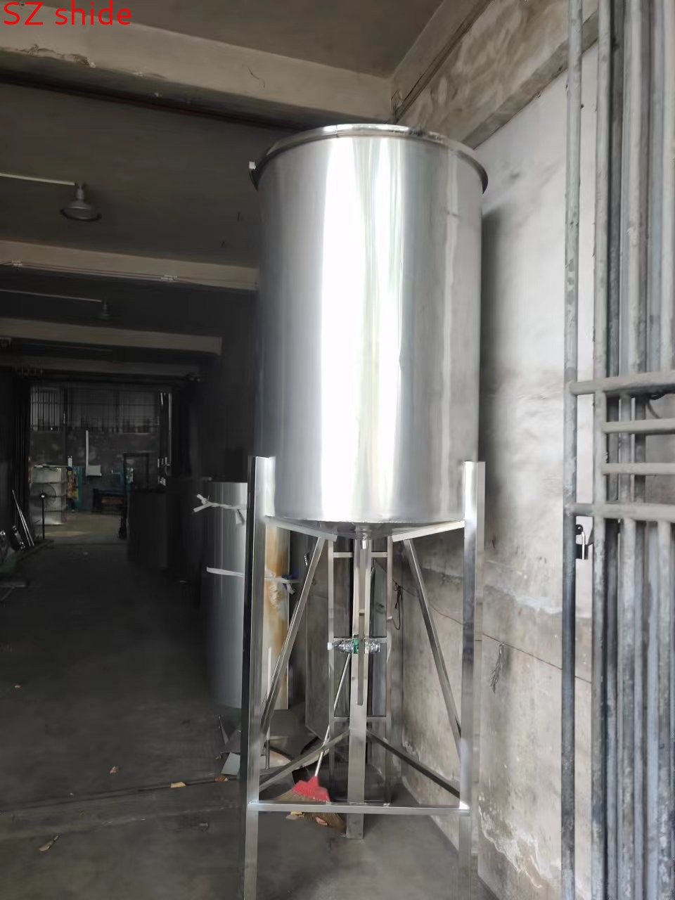 水塔設(shè)備，保溫水箱設(shè)備