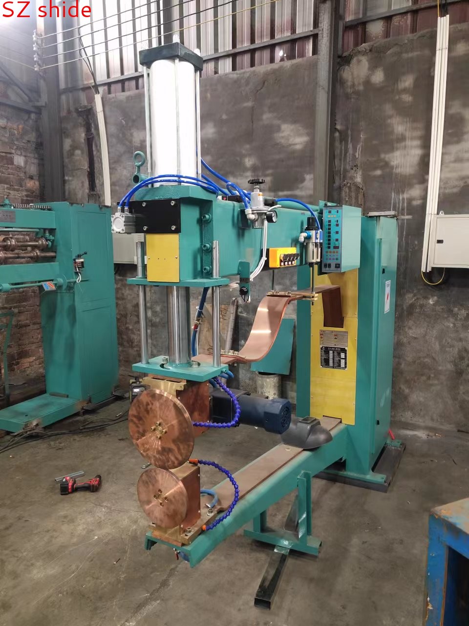 水塔設(shè)備，保溫水箱設(shè)備